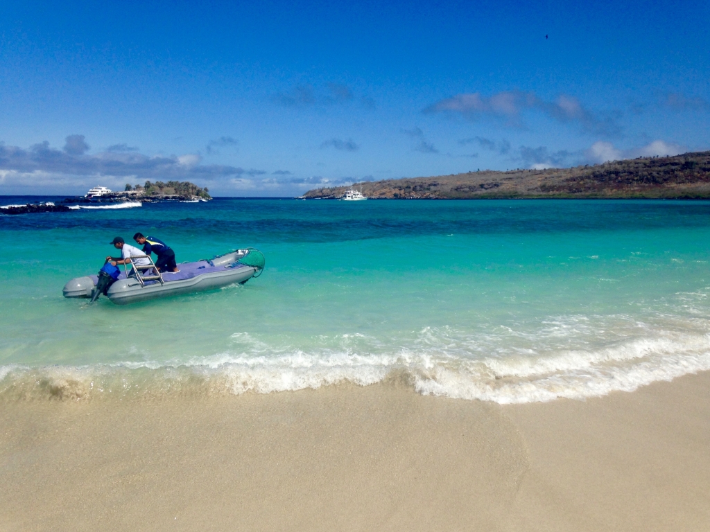 The Santa Fe lagoon. Our boat, the Fragata, is in the middle distance.